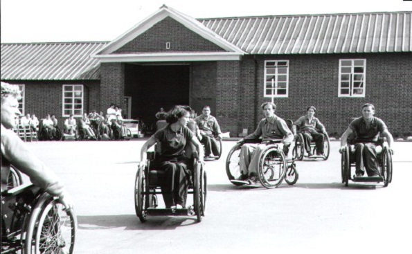 Basquete em cadeira de rodas (EUA-1949) Basquete em cadeira de rodas (EUA-1949)