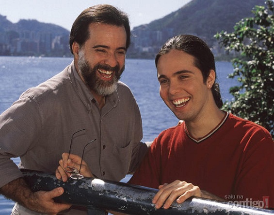 Flavio Silvino ao lado de Tony Ramos em Laços de Família (2000)