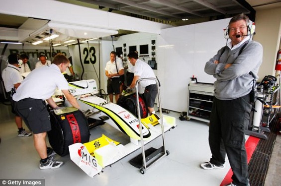 Chefe Ross Brawn, à direita, durante os treinos da Formula 1 Grand Prix brasileiro no Circuito de Interlagos.
