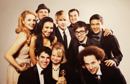 Lauren Potter e o elenco do seriado Glee