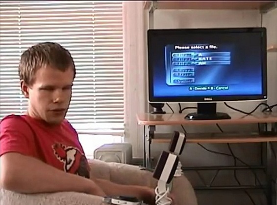 Rapaz cego grava vídeo jogando Zelda (Foto: Divulgação)