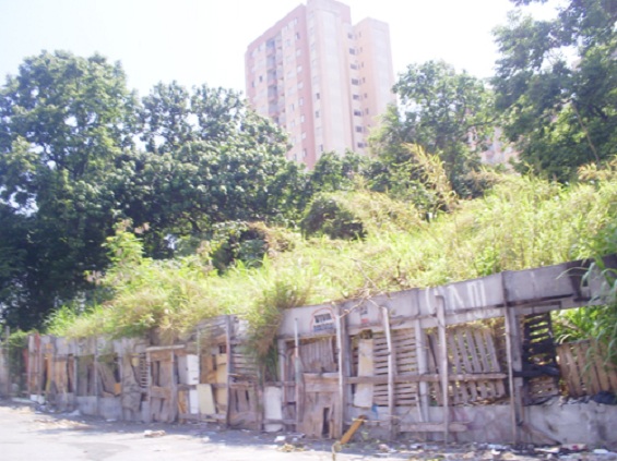 Terreno abandonado na Penha