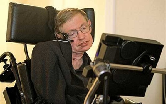 Hawking: primeiros sintomas da doença aos 20 anos