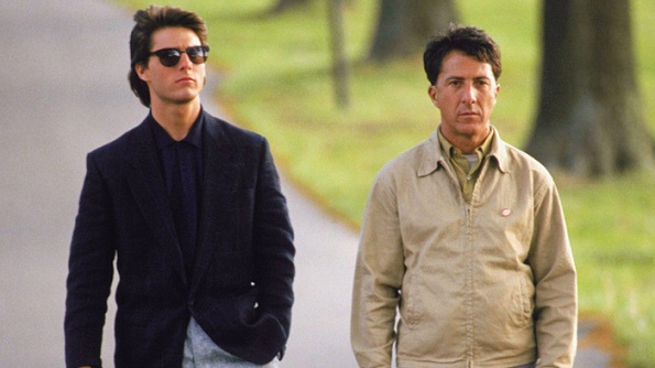 Os irmãos Charlie e Raymond – que é autista – em cena do filme ‘Rain Man’, de 1988.