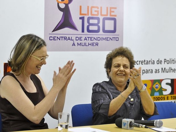 A ministra Eleonora Menicucci (dir.) participou de evento pelo Dia da Mulher com a colega Maria do Rosário