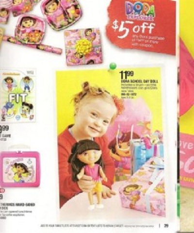Anúncio da loja Target (imagem de criança com síndrome de down)