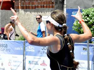 Cibelle garantiu o 5º lugar na Copa Pan-Americana de Triatlon (Foto: Reprodução/G1)