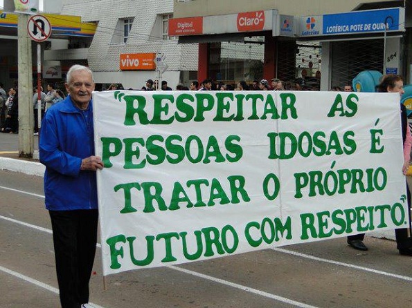 Respeitar as pessoas idosas é tratar o próprio futuro com respeito