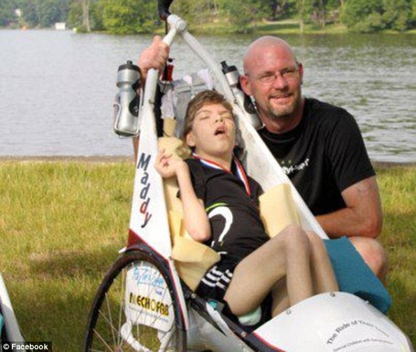 Amor de um pai: Ele disse que a corrida também o ajudou a entrar em forma e a manter um estilo de vida saudável para ajudar Maddy. (Foto Reprodução: Daily Mail)