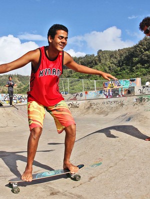 Derek Rabelo também anda de skate e de bicicleta (Foto: Divulgação)