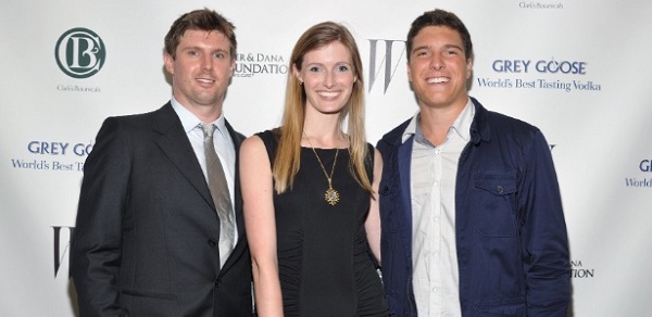 atthew Reeve (à esquerda), Alexandra Reeve Givens (centro), and William Reeve (à direita) posam para foto na "Christopher & Dana Reeve Foundation" (8/9/2011)