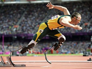 Em foto de Agosto de 2012, Pistorius participa das Paralimpíadas de Londres (Foto: Dylan Martinez/Arquivo/Reuters)
