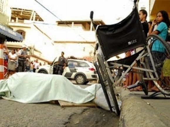 Sem espaço e condições em calçada, cadeirante morre atropelado no Rio de Janeiro