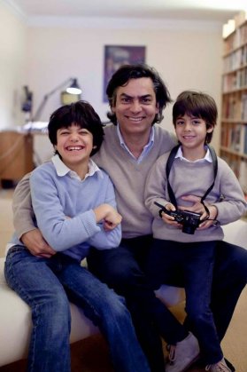 Mainardi e os filhos Tito e Nico Foto divulgação Revista Veja