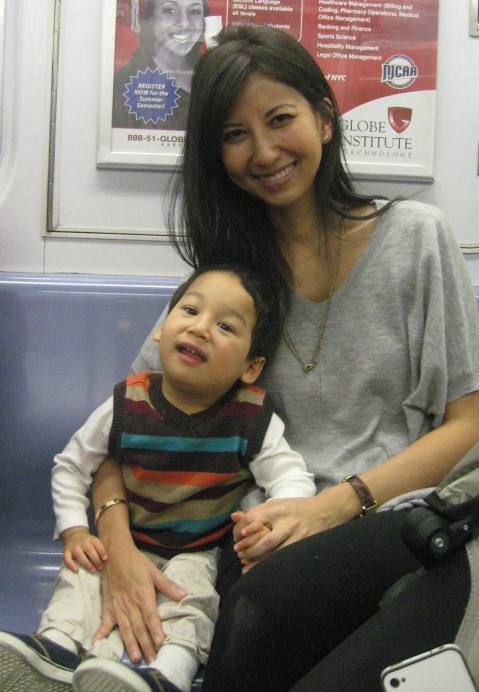 Maria Lin, e seu filho é Jacob.