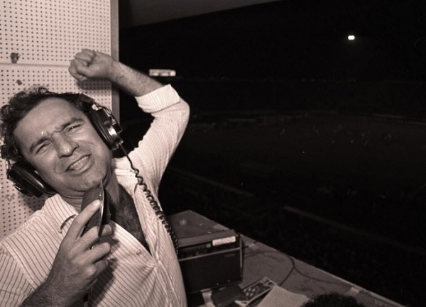 Osmar Santos narra gol efusivamente no ano de 1984 Paulo B. Whitaker/Folhapress