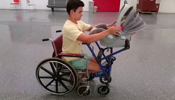 Garoto de 16 anos cria cadeira de rodas especial 