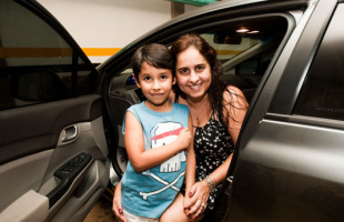 A advogada Samira Fonseca conseguiu a isenção do IPVA 15 dias depois de impetrar ação para beneficicar o filho, Gabriel, 7 anos (foto: Milena Aurea / A Cidade)