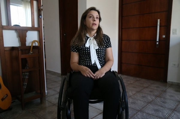 "Daquela" Bianca, nem a casa hoje é a mesma. Apesar de ela não ter se mudado, os brinquedos pelo chão foram substituídos por reformas e uma eterna adaptação do que é viver com saudade. (Foto: Fernando Antunes)