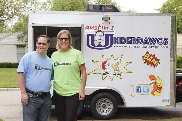 CHEF COM SÍNDROME DE DOWN ABRE FOOD TRUCK DE CACHORRO QUENTE