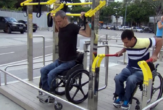 Academia ao ar livre para cadeirantes (Imagens: Reprodução/Rede Globo)